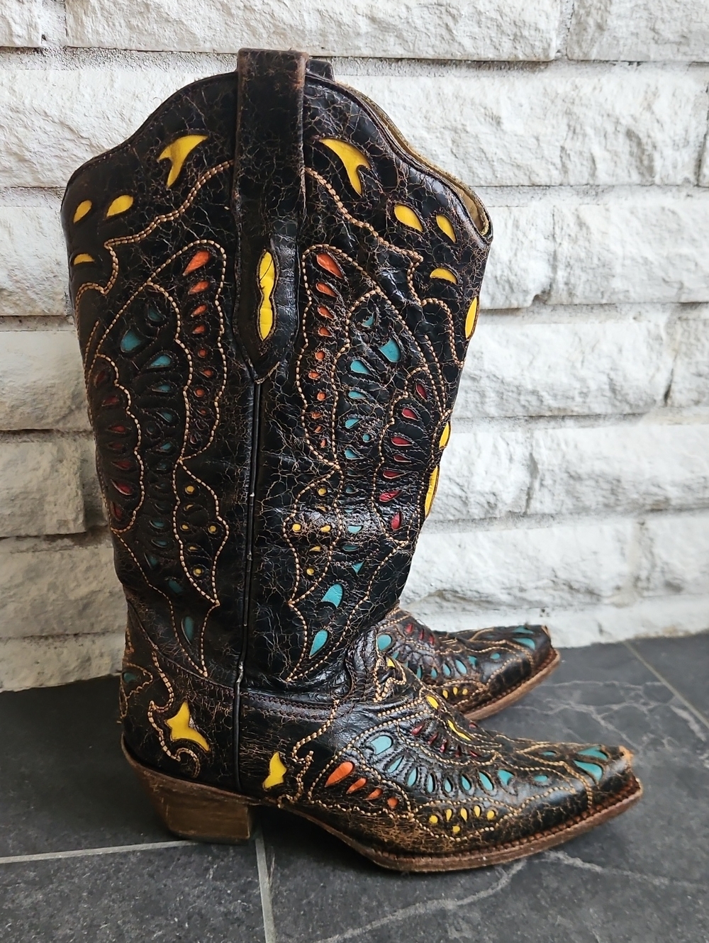 Vintage Corral Black Crackle Distressed Leather Multicolor Butterfly Inlay Cowbo